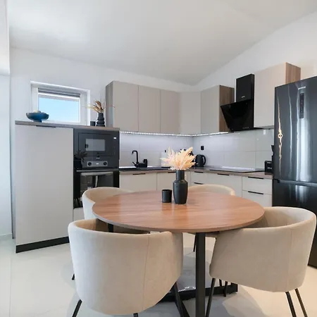 Apartment Makarska City דירה מאקרסקה