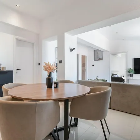 Apartment Makarska City מאקרסקה