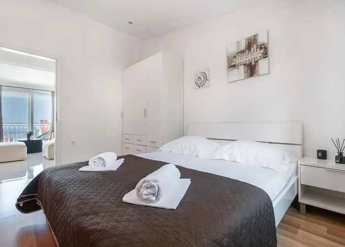 Apartment Makarska City Apartman *